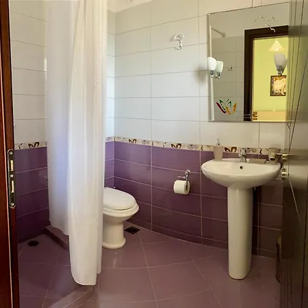 Dhimitri Hotel